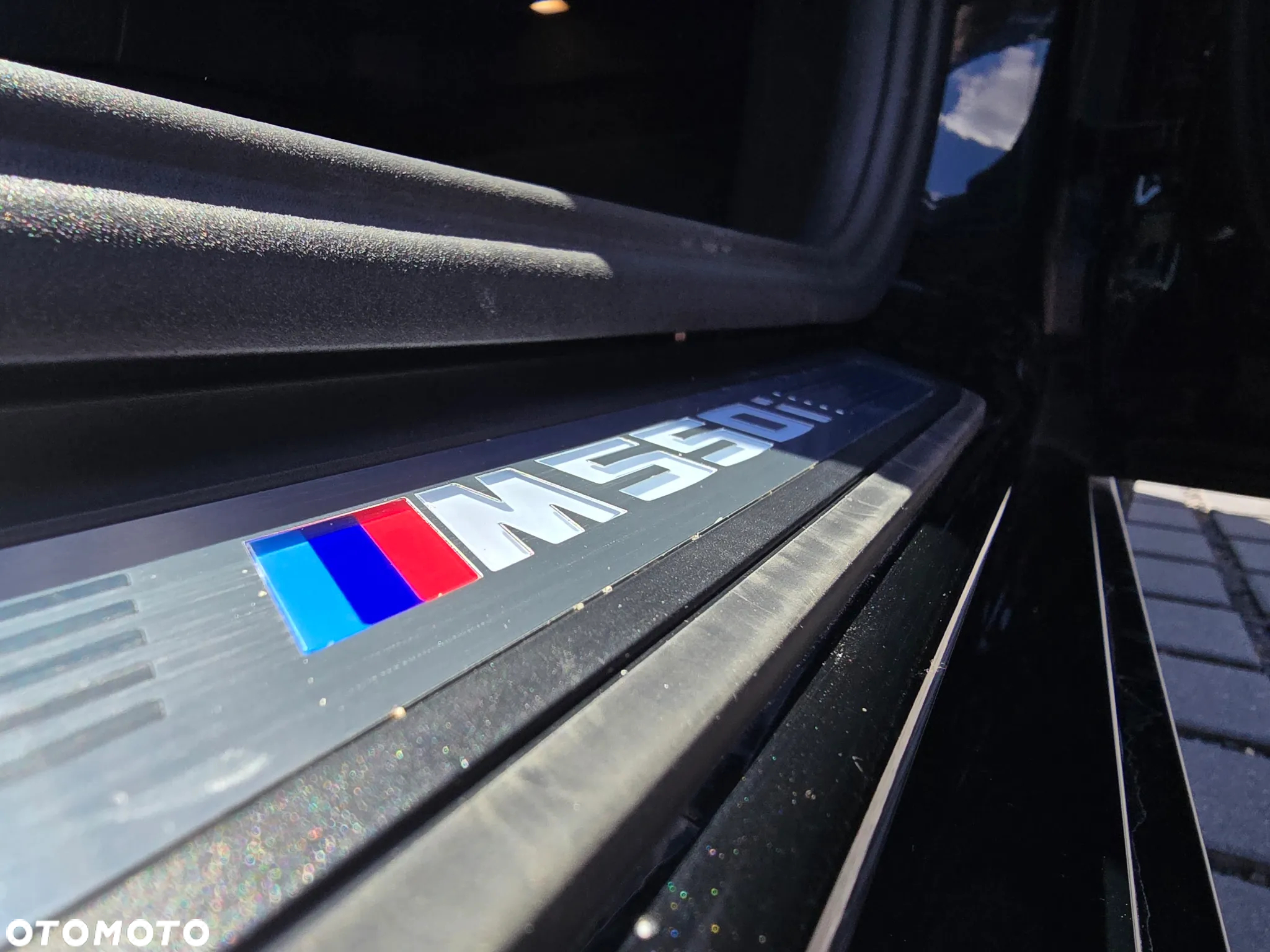 BMW Seria 5 M550i xDrive - 39