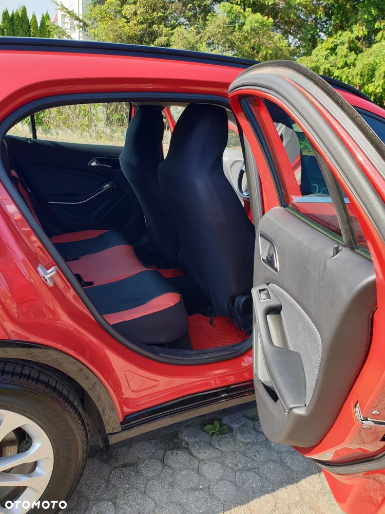 Mercedes-Benz GLA 200 d - 14