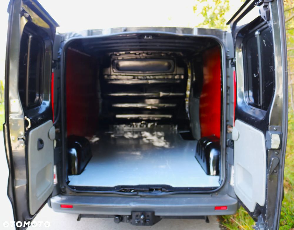 Opel Vivaro - 10