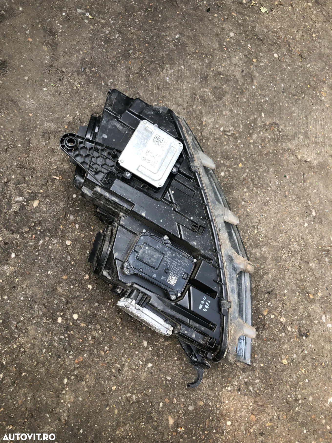 Far dreapta Skoda Octavia 3 xenon led 2016 - 4