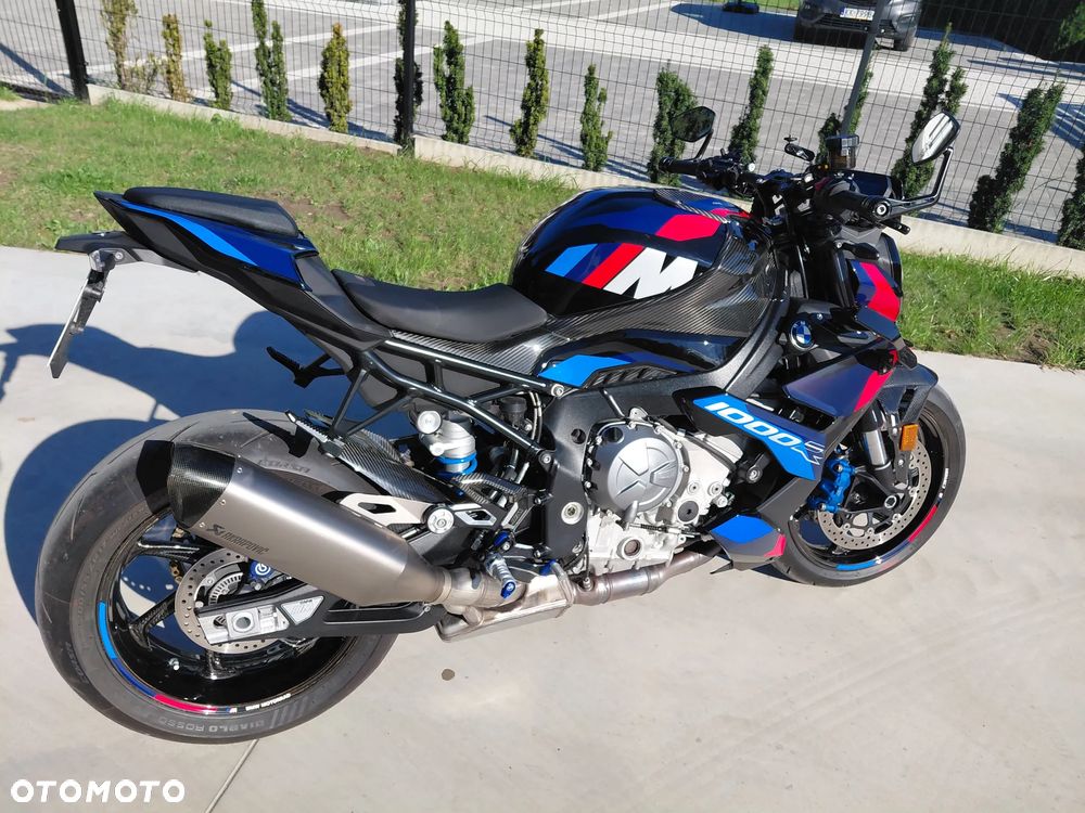 BMW S - 6