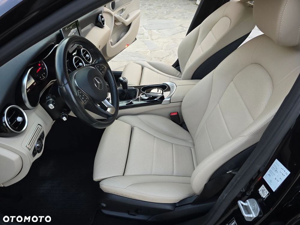 Mercedes-Benz Klasa C 180 Exclusive - 26