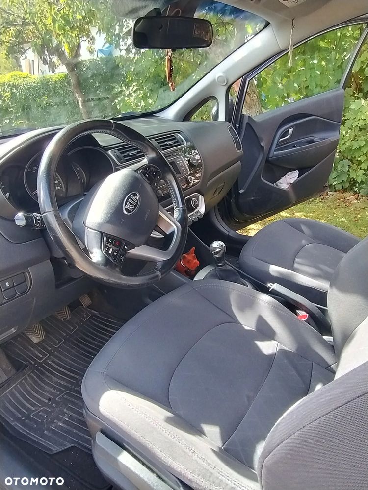Kia Rio - 14