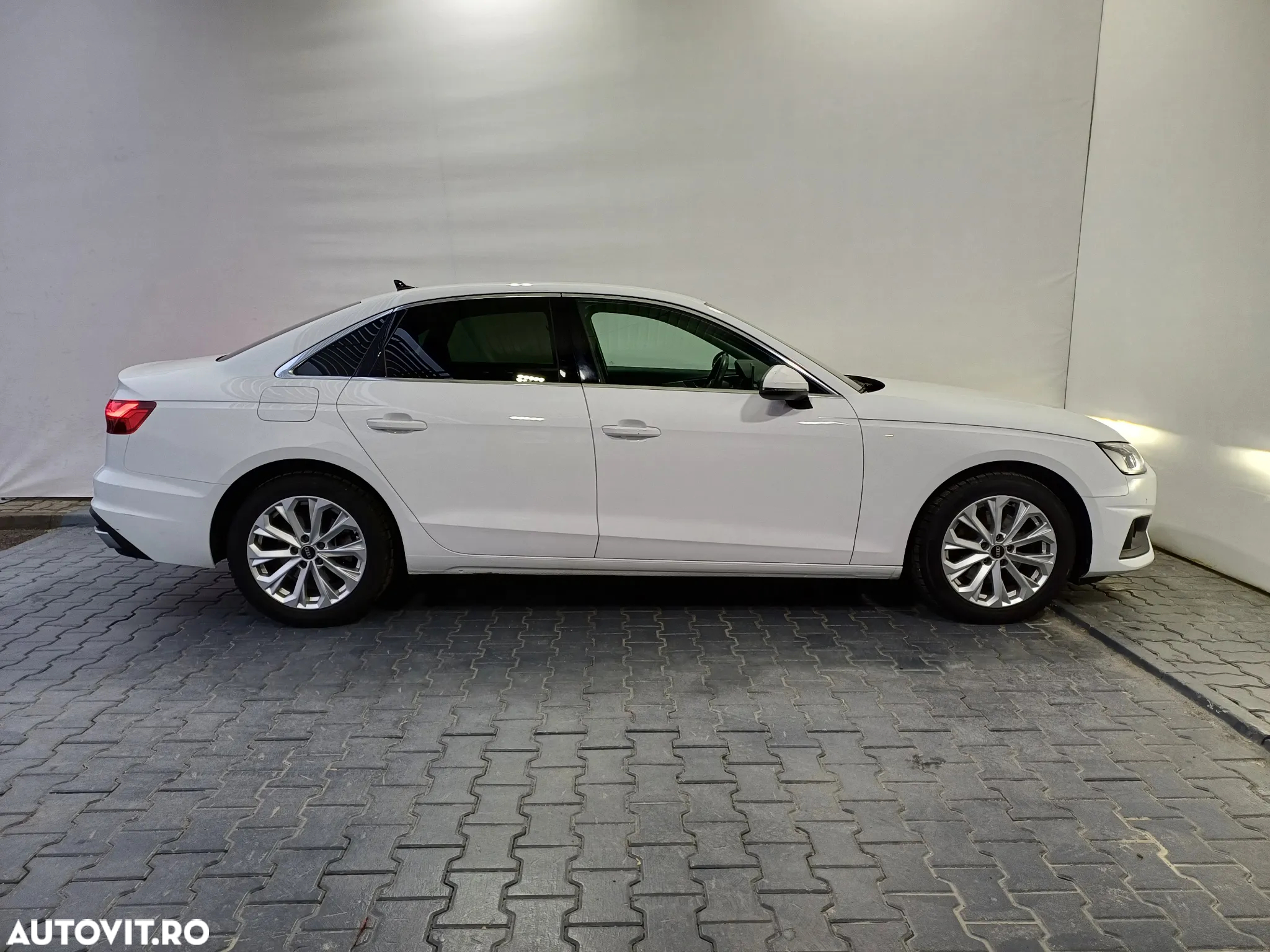 Audi A4 35 TFSI S tronic MHEV Advanced - 32