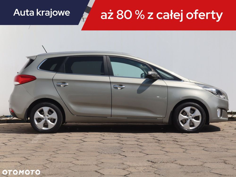 Kia Carens - 8