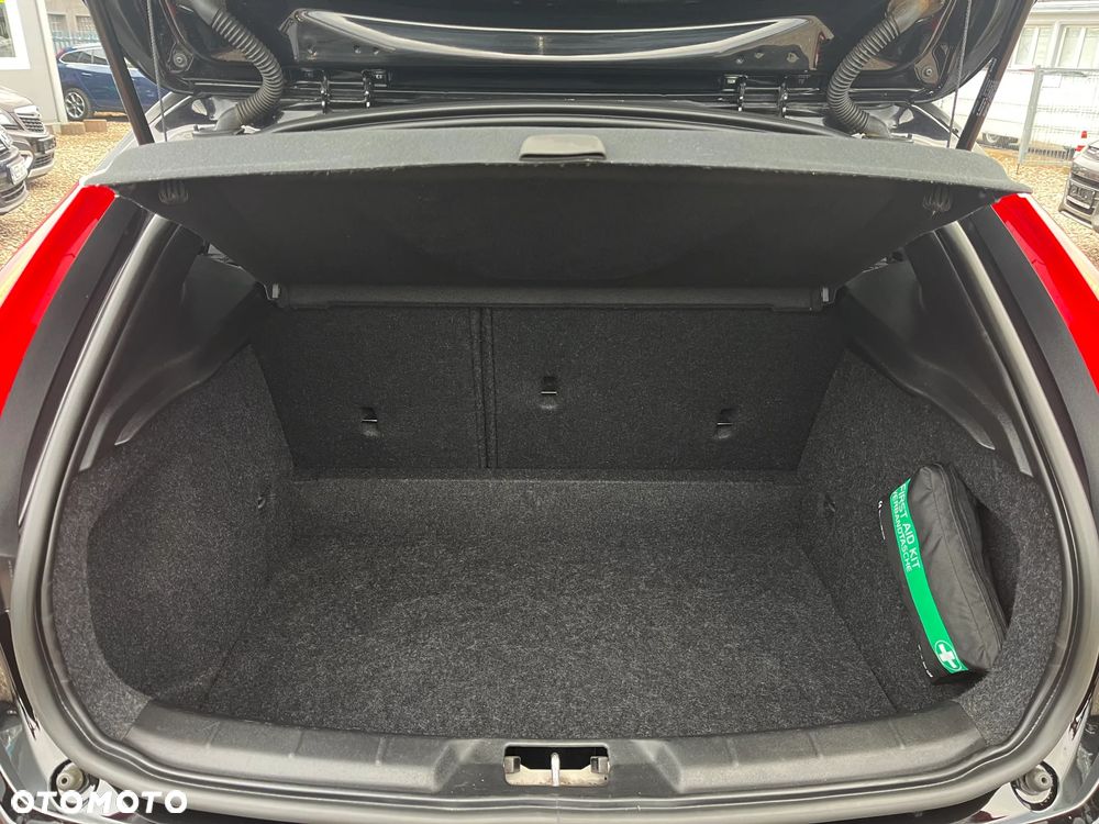 Volvo V40 - 36