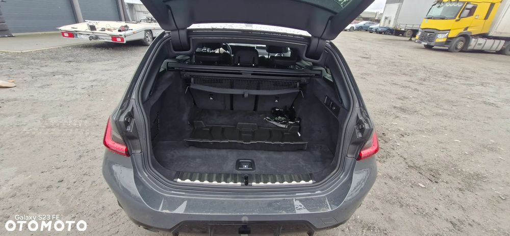 BMW Seria 3 320d Touring xDrive M Sport - 6