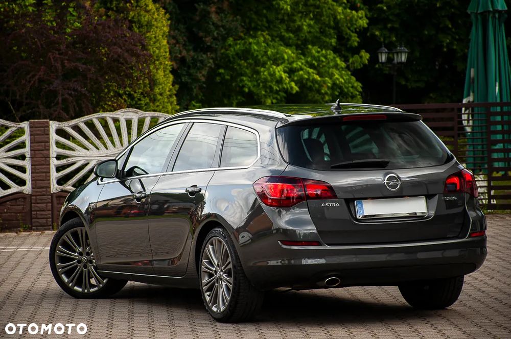 Opel Astra 1.6 Turbo Edition - 31