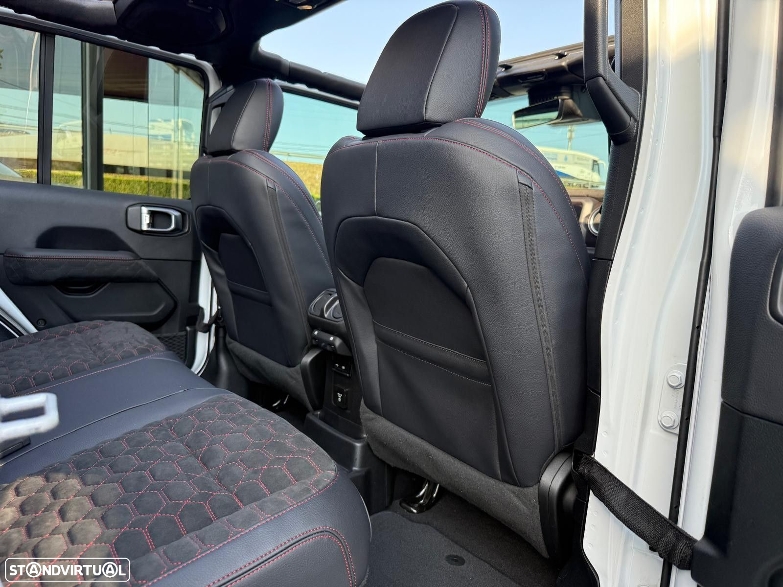 Jeep Wrangler Unlimited 2.2 CRD Night Eagle AT - 25