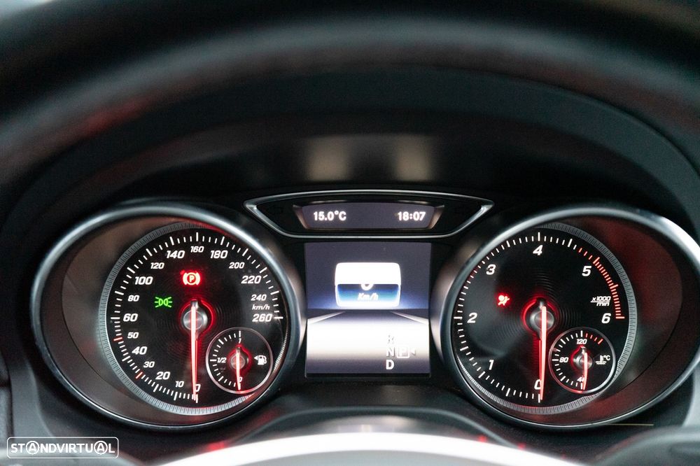 Mercedes-Benz CLA 180 d Shooting Brake AMG Line Aut. - 33