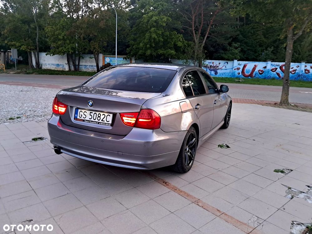 BMW Seria 3 320i - 9