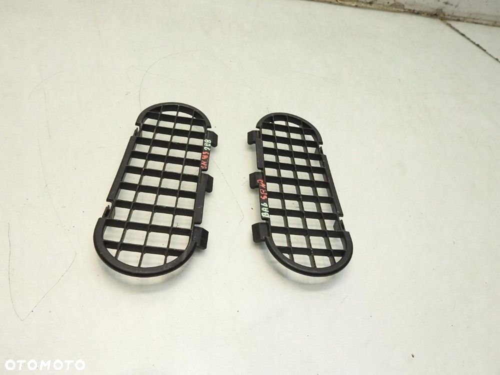 KRATKA WENTYLACYJNA BAGAŻNIKA TYŁ DACIA SANDERO I STEPWAY - 7