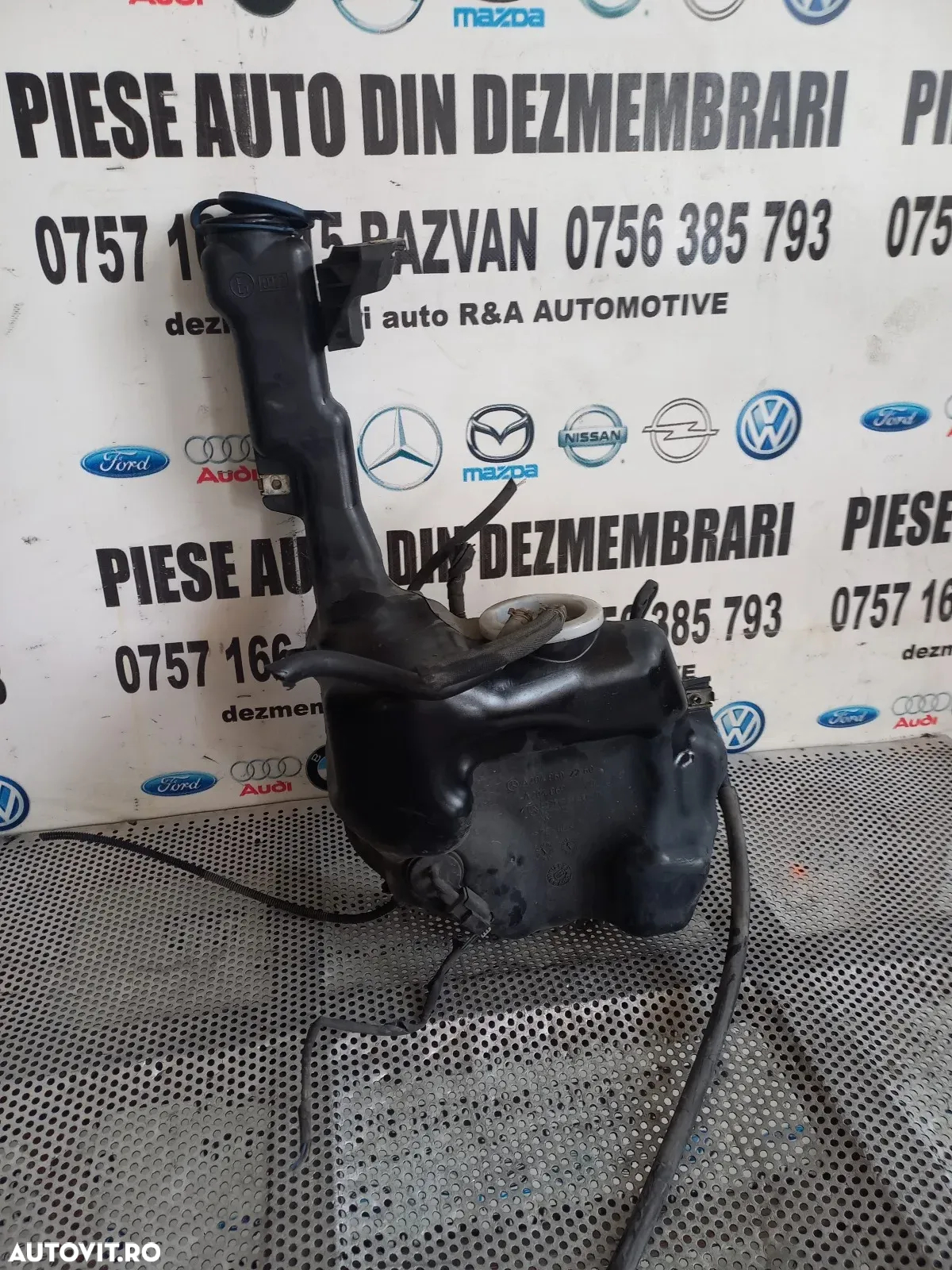 Bidonas Vas Lichid Parbriz Stropgel Mercedes C Class W204 Facelift Cu Spalatoare Far An 2011-2012-2 - 4