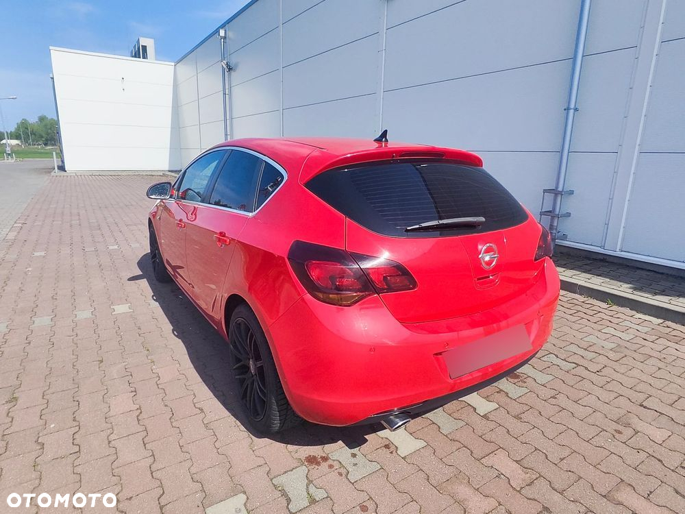 Opel Astra IV 1.6 T Cosmo - 3