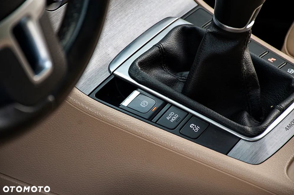 Volkswagen Passat 2.0 TDI 4Mot Highline - 34