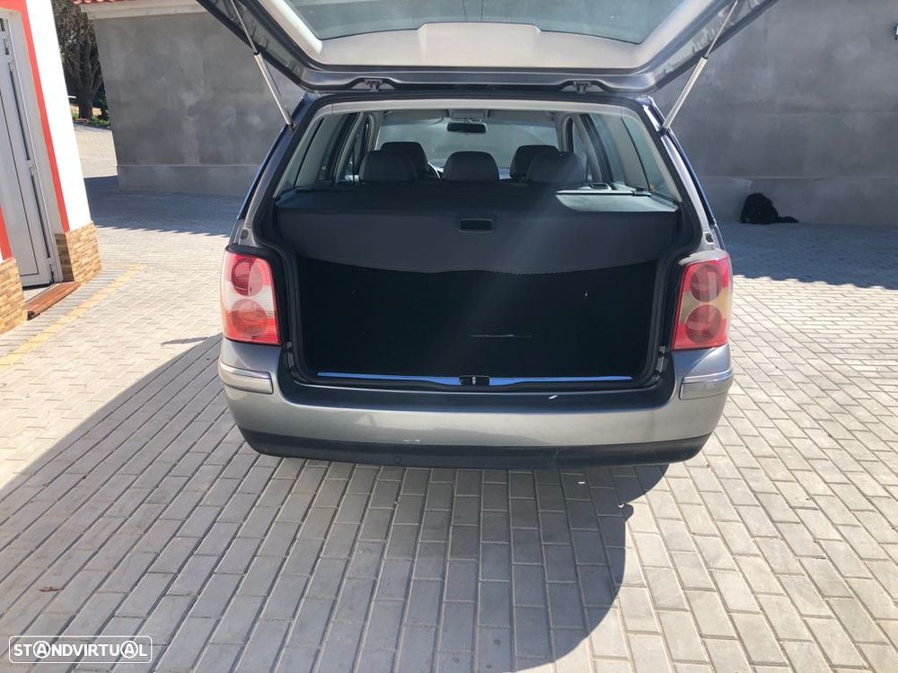VW Passat Variant 1.9 TDi Highline - 4