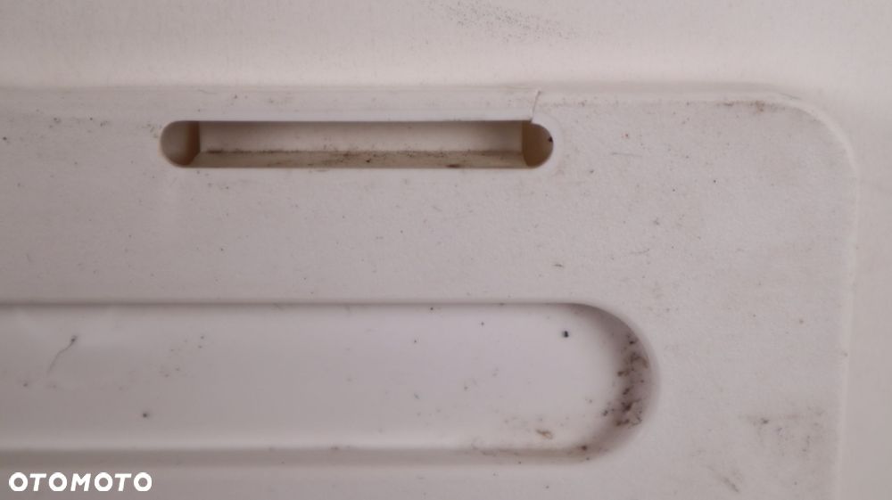 KAMPER PRZYCZEPA KEMPINGOWA ZAMKNIĘCIE KRATKI WENTYLACYJNEJ LODÓWKI 48 CM X 22,3 CM - 4