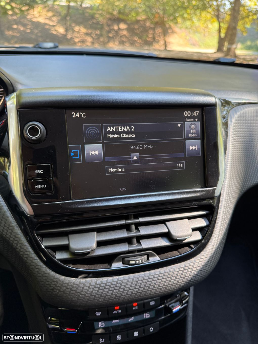 Peugeot 2008 1.2 PureTech Allure - 18