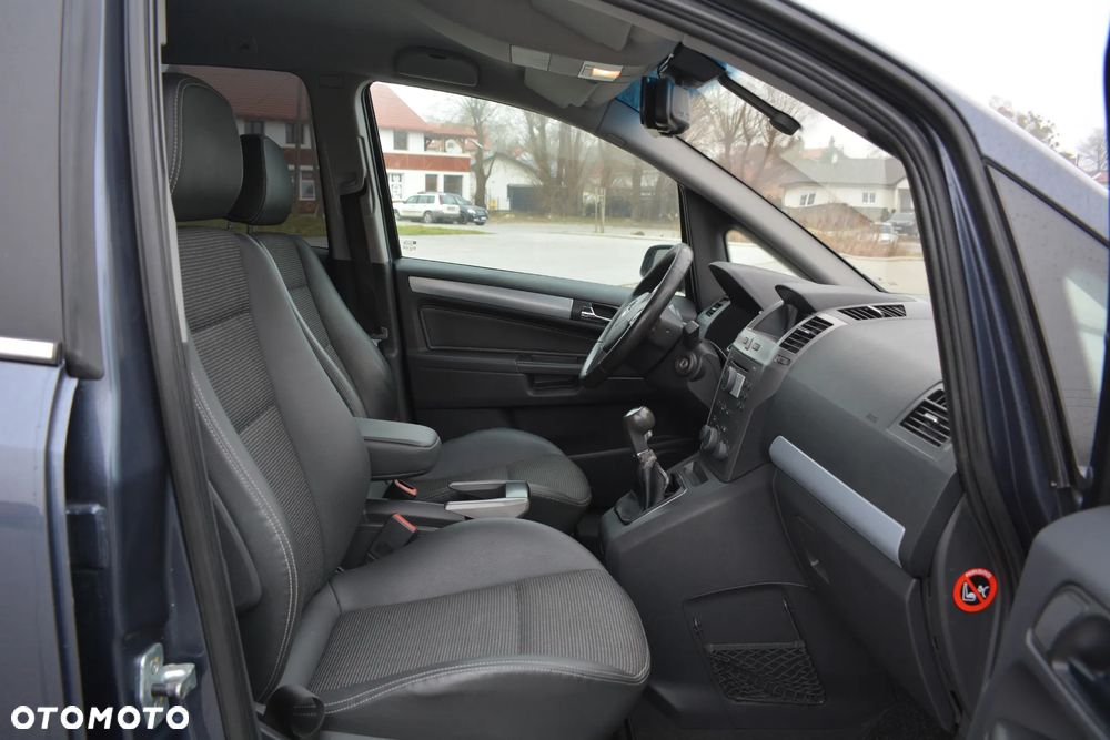 Opel Zafira - 22
