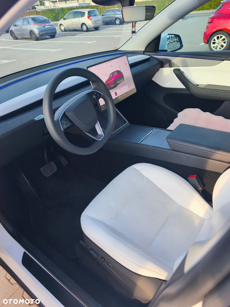 Tesla Model Y Long Range RWD - 9