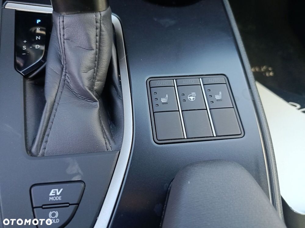 Lexus UX 250h GPF F Sport Design 2WD - 23