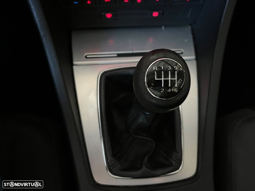Audi A4 2.0 TDI S-line - 14
