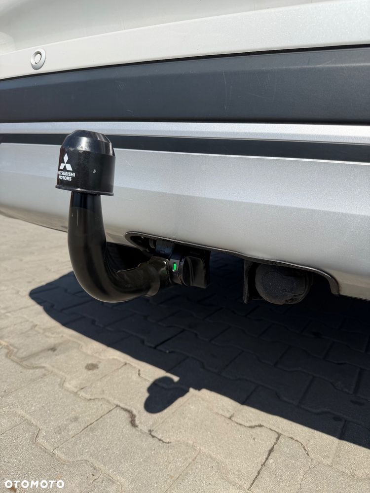 Mitsubishi Outlander 2.0 Instyle + 4WD CVT - 15