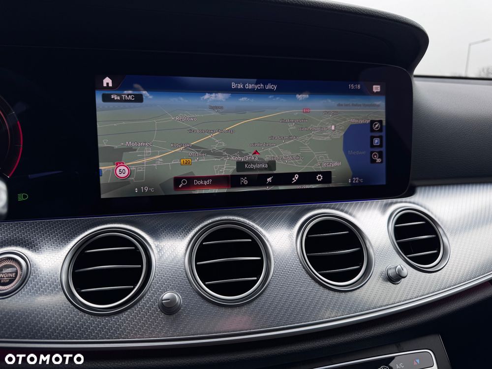 Mercedes-Benz Klasa E 200 9G-TRONIC Exclusive - 29