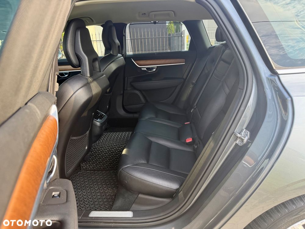 Volvo V90 D5 AWD Geartronic Momentum - 23