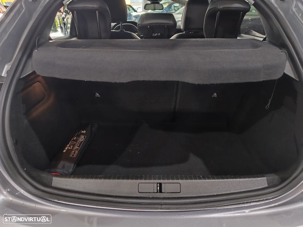 Peugeot 208 1.2 Hybrid Allure e-DCS6 - 4