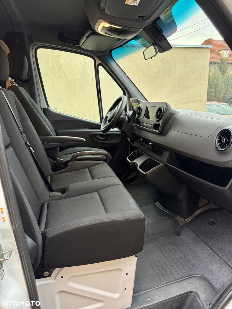 Mercedes-Benz Sprinter - 6
