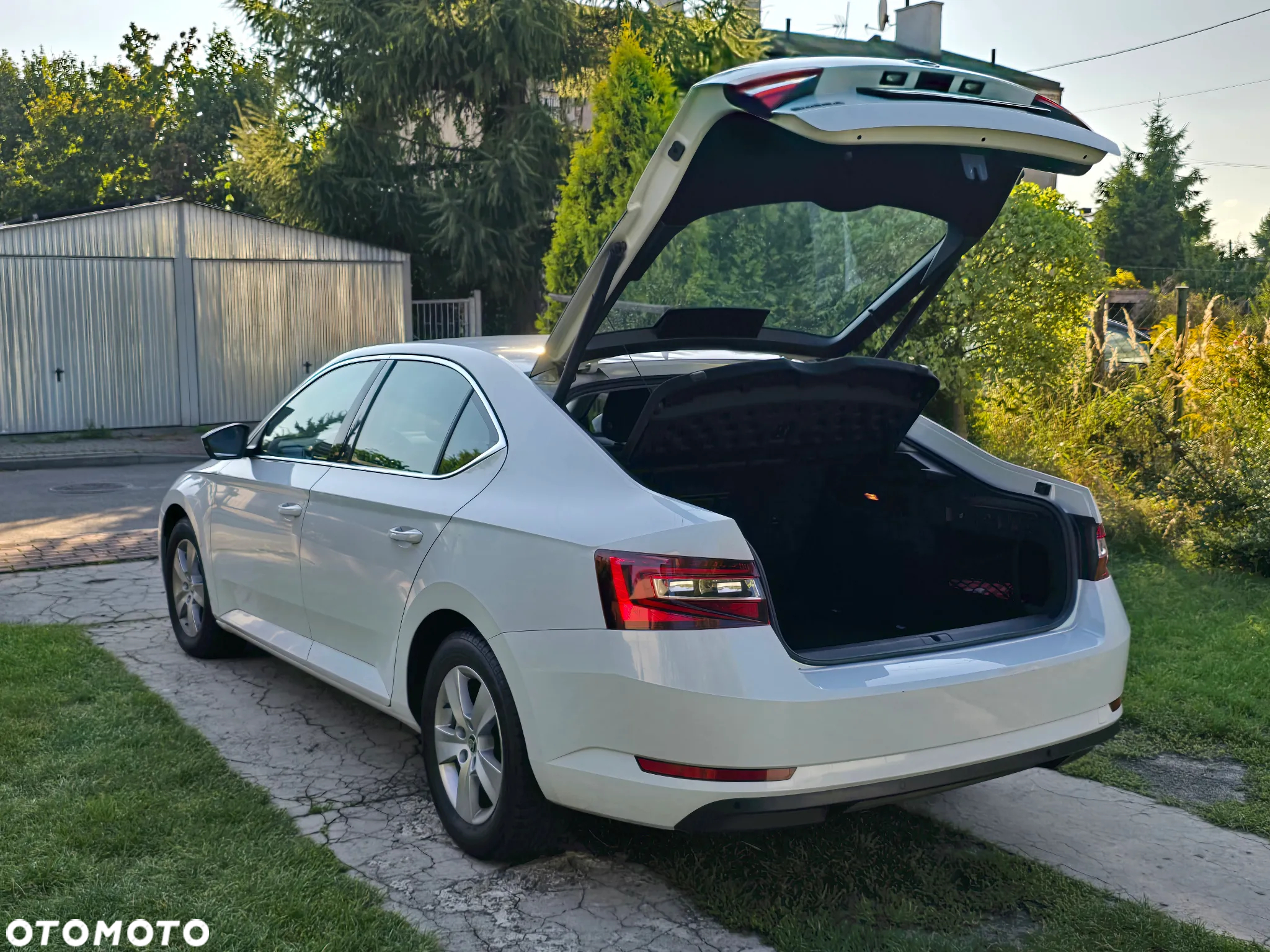 Skoda Superb 2.0 TDI Sportline DSG - 4
