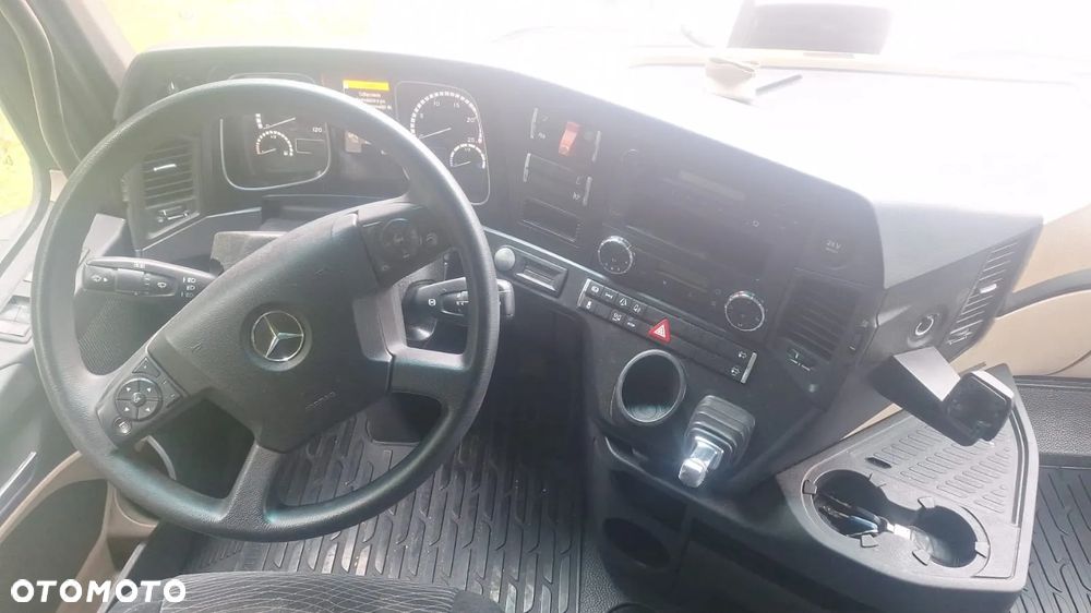 Mercedes-Benz 1843 - 6