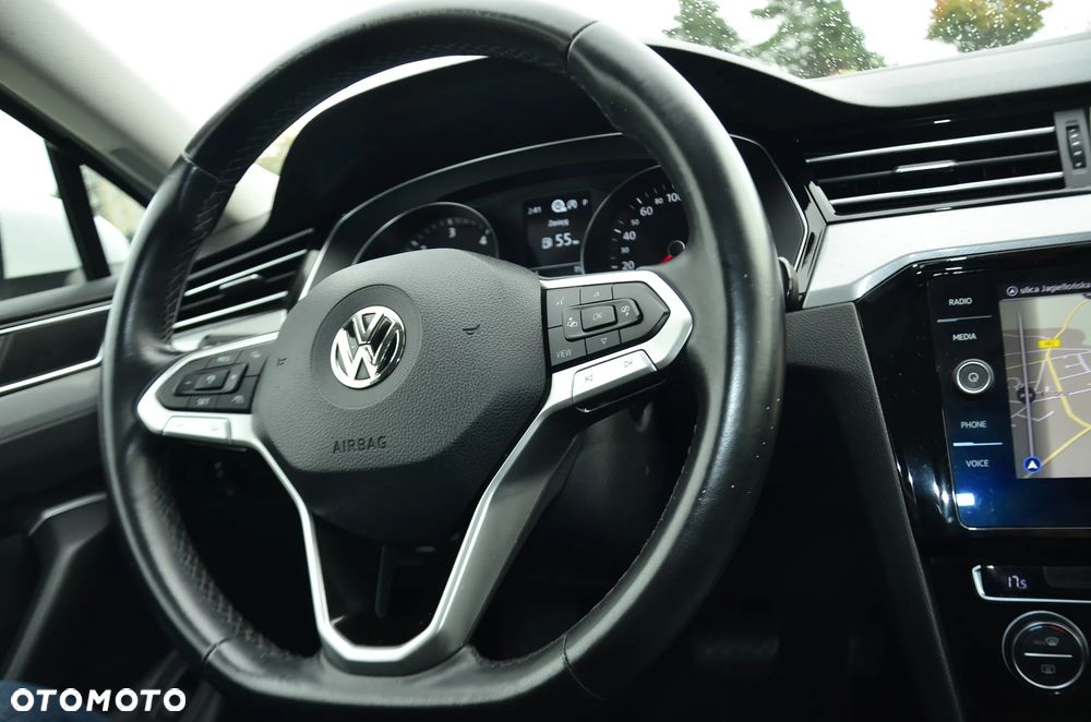 Volkswagen Passat - 26
