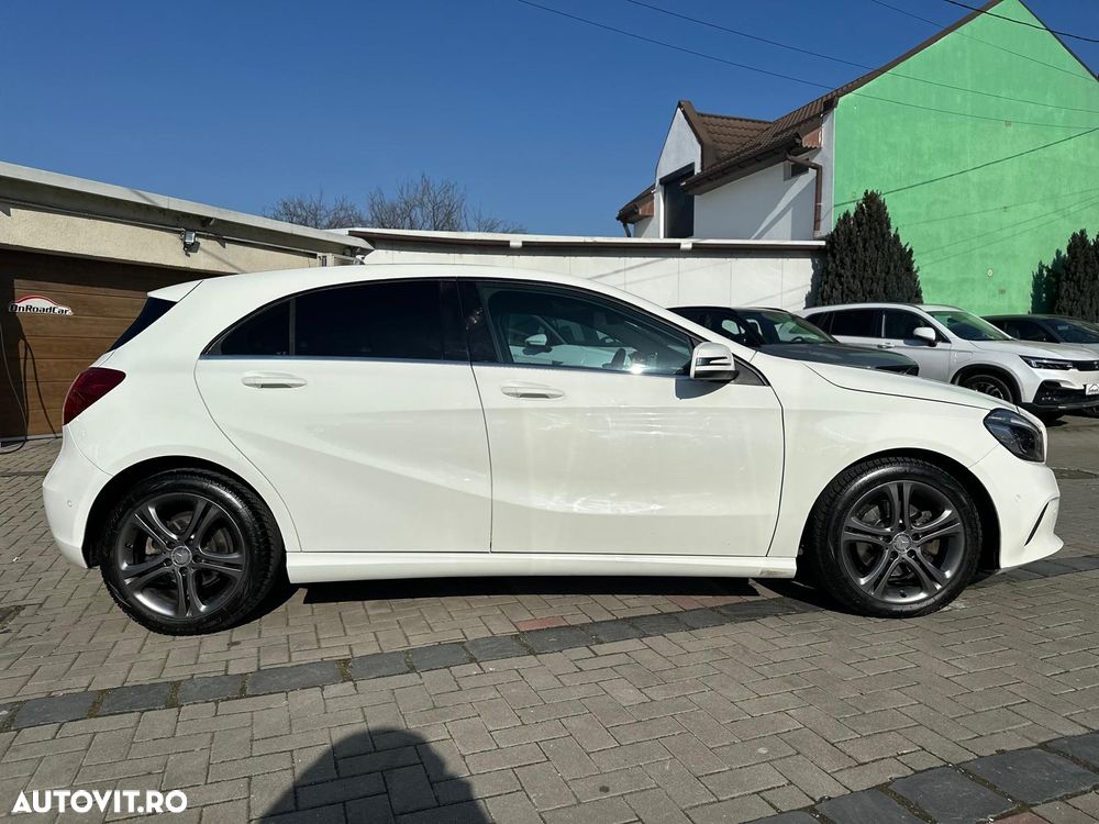 Mercedes-Benz A 180 7G-DCT Urban - 11