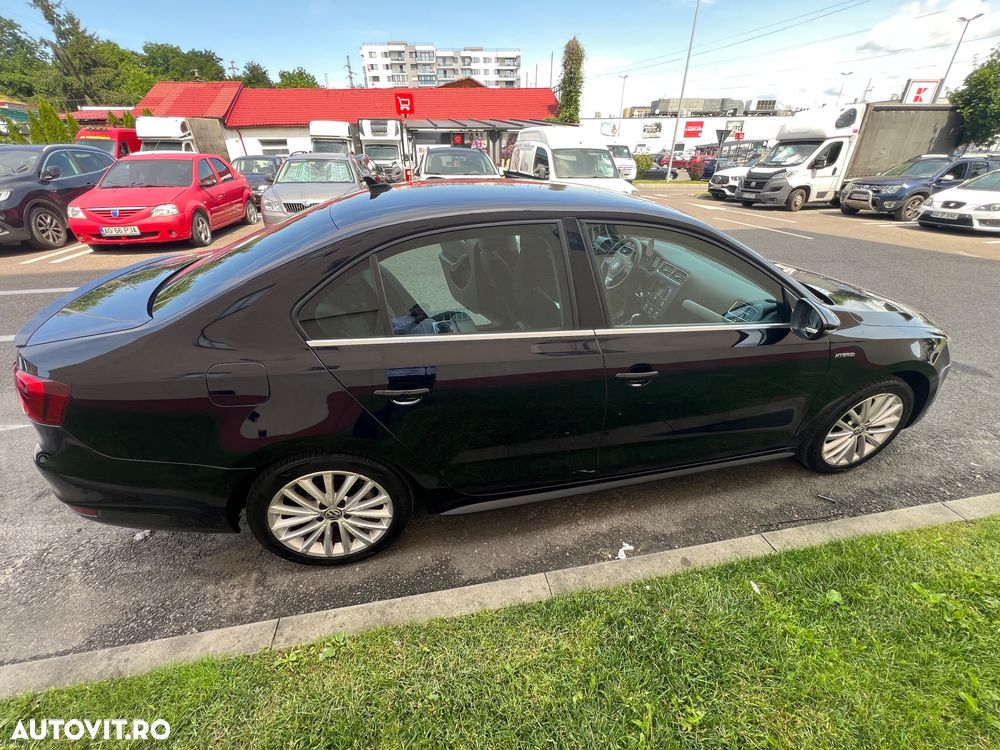 Volkswagen Jetta - 5