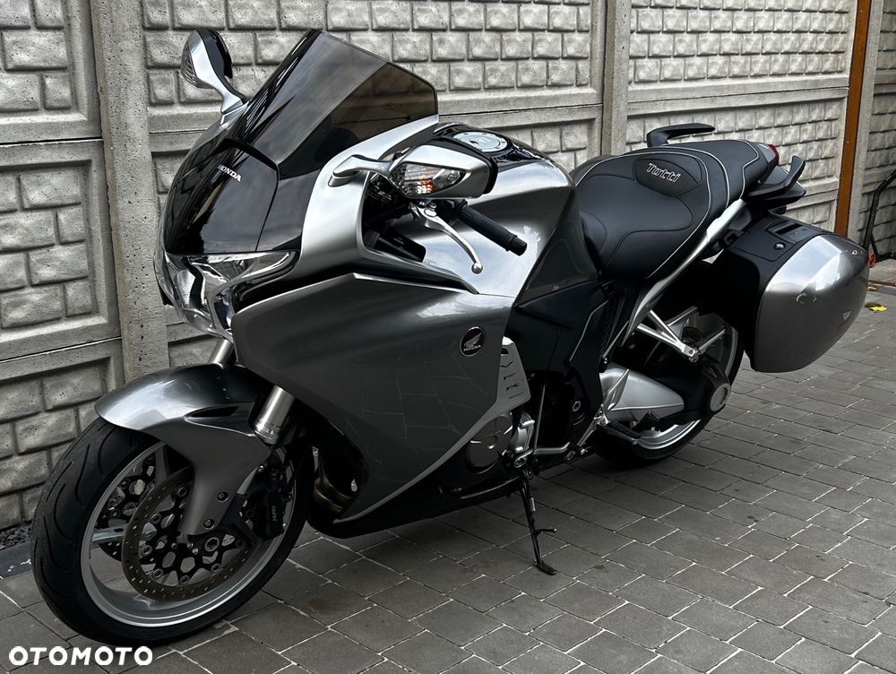 Honda VFR - 21