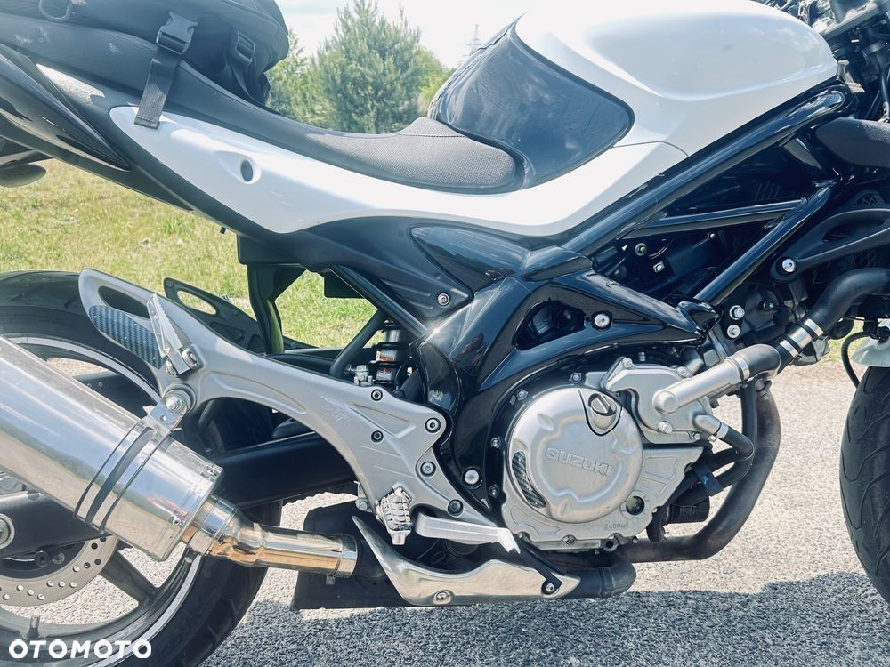 Suzuki Gladius - 11