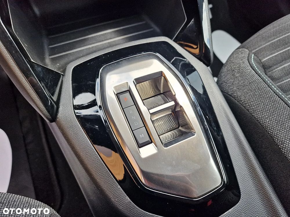 Peugeot 208 - 16