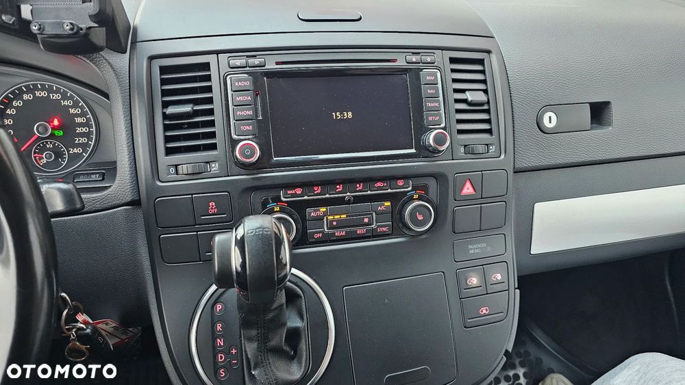 Volkswagen Multivan - 18