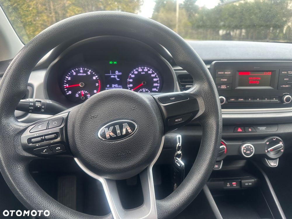 Kia Rio 1.2 L - 16