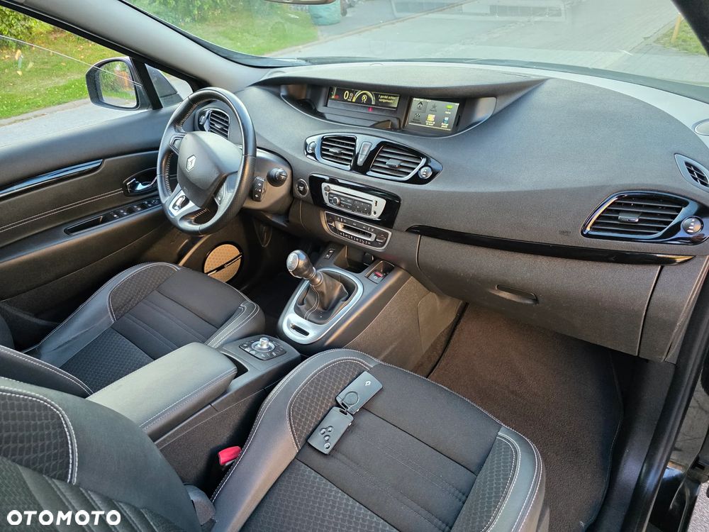 Renault Grand Scenic ENERGY TCe 115 Bose Edition - 29