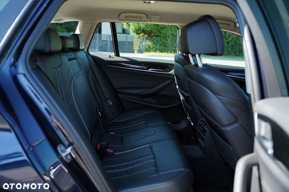 BMW Seria 5 520d Sport Line - 22