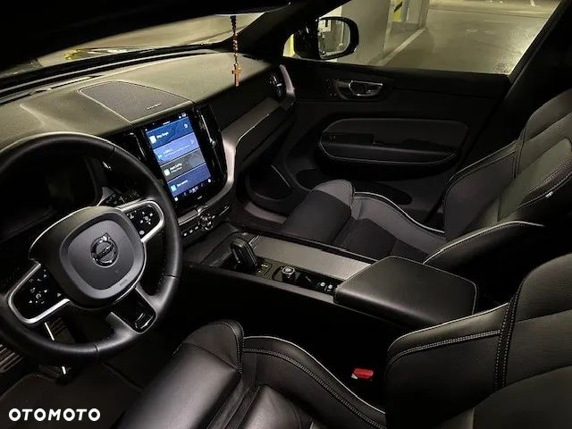 Volvo XC 60 B5 B AWD R-Design - 19