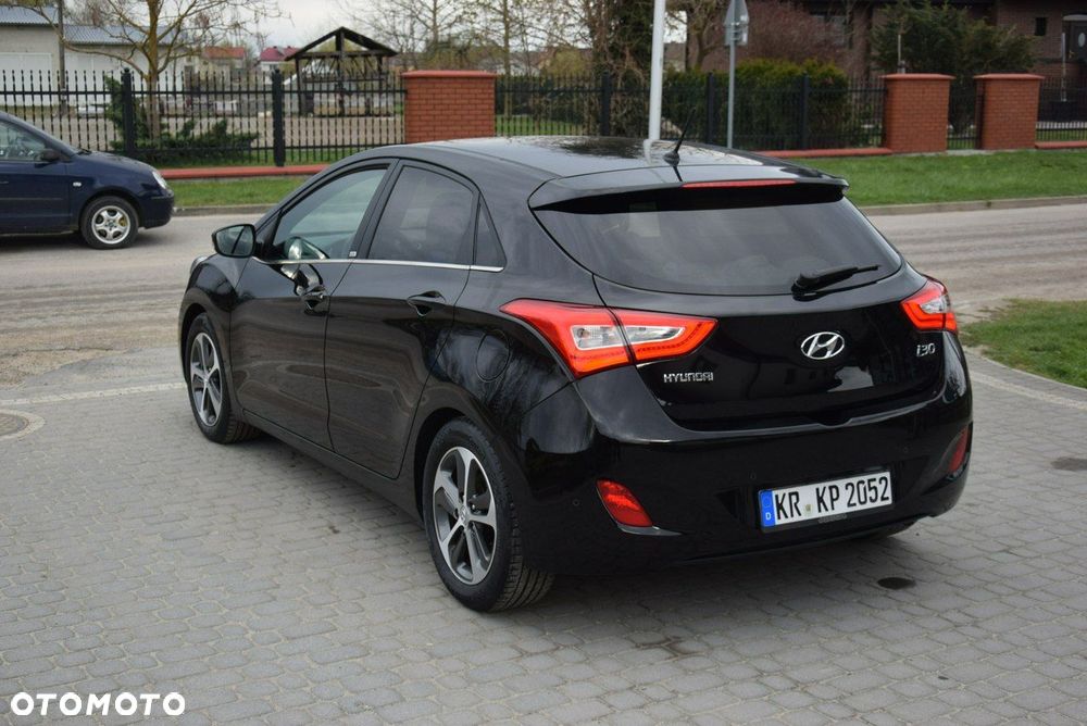 Hyundai i30 blue 1.4 Style - 9
