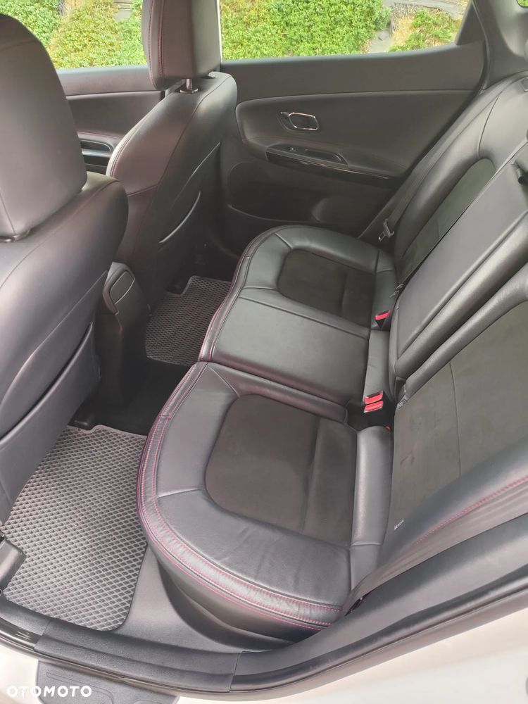 Kia Ceed 1.6 T-GDI GT L - 15