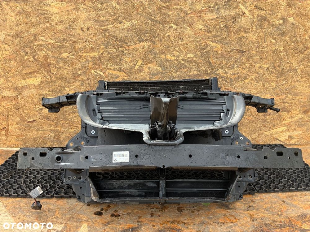 BMW 1 E87 BENZYNA PAS PRZEDNI CHŁODNICA WENTYLATOR KOMPLET - 1