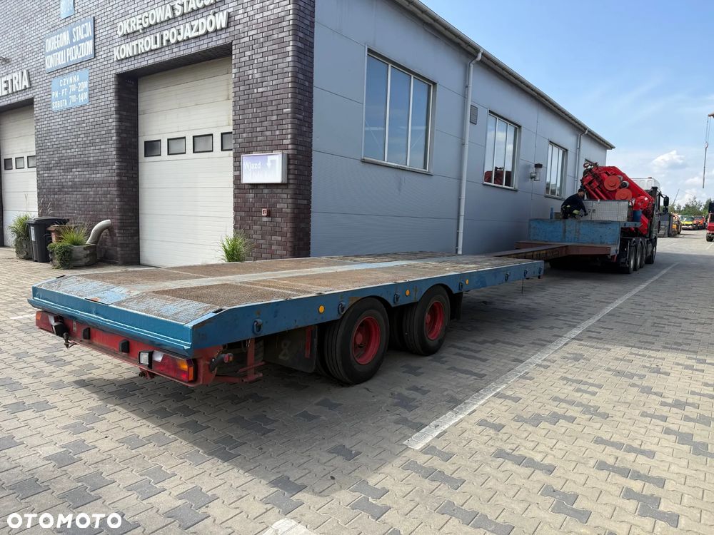 Broshuis niskopodwoziowa - 1