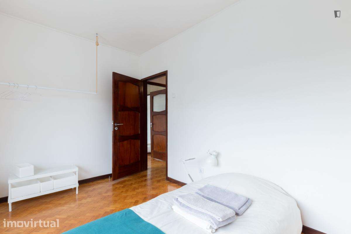 Quarto - localizado em Campanhã Porto - Grande imagem: 3/19