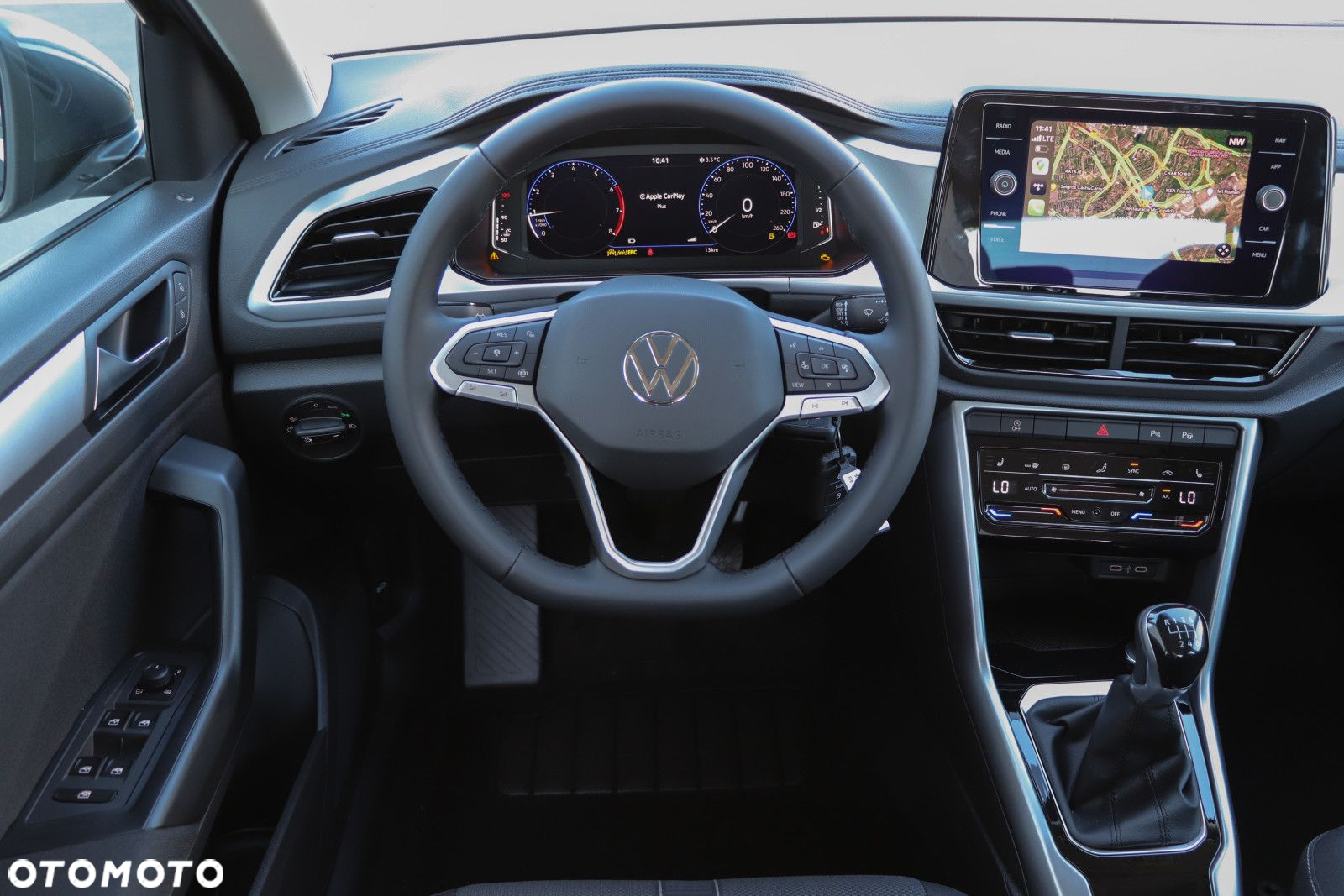 Volkswagen T-Roc - 14